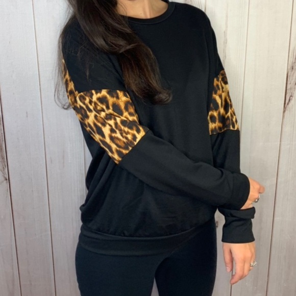 The Taylor Pullover- black and animal print top - Picture 4 of 9